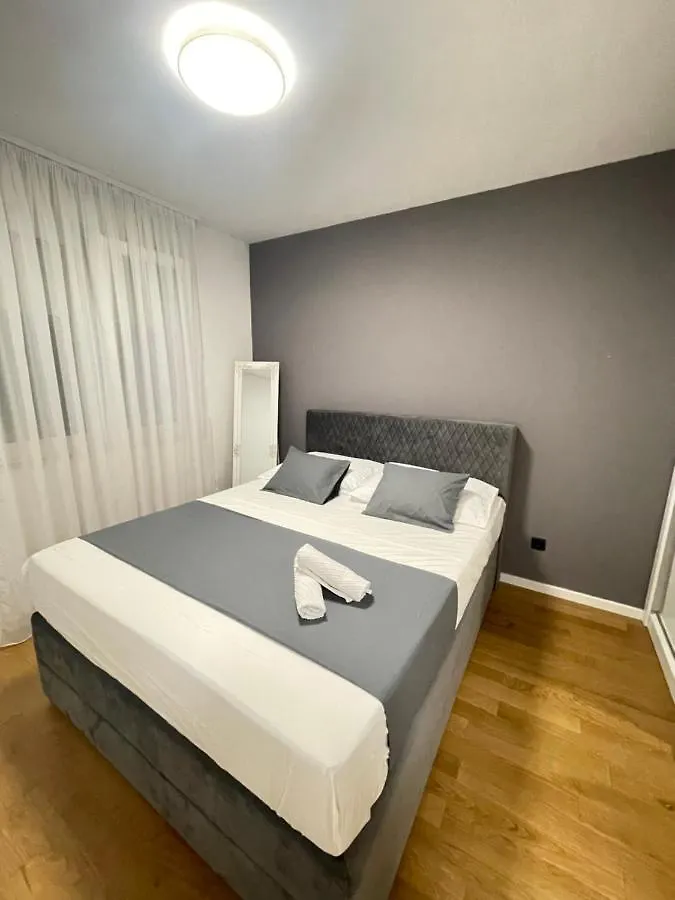 Apartment Naomi Znjan Split