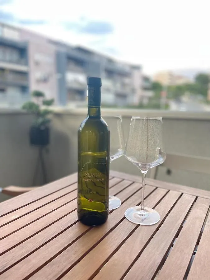 Apartment Naomi Znjan Split
